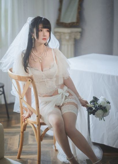 亚洲图片偷拍区_高清全集在线观看